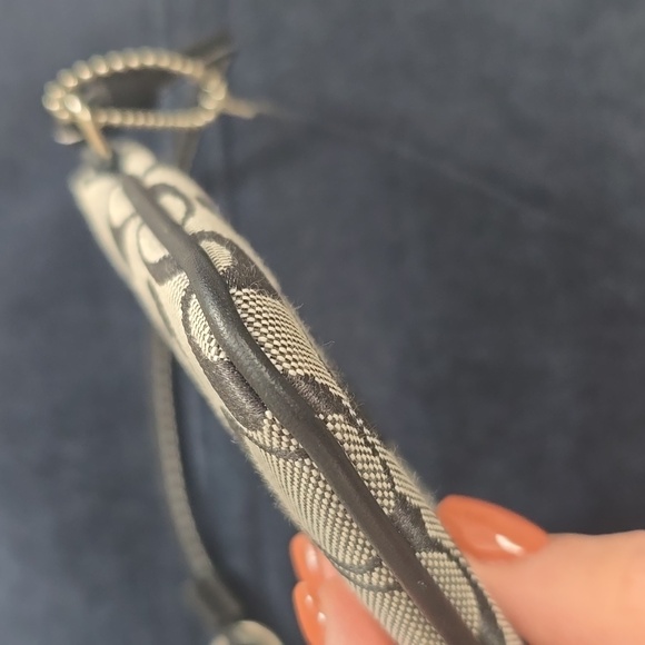 Coach | Signature Canvas Pouch - Picture 5 of 7